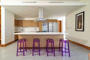 Ultravioleta by Evokey Stay