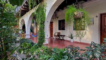 GARDEN HOTEL