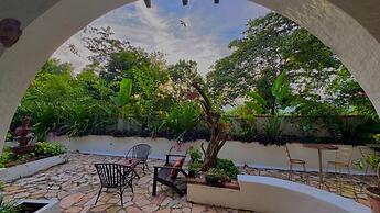 GARDEN HOTEL