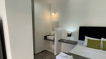 Lavish Studio w Balcony Downtown 4