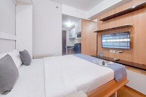 Restful And Cozy Studio At Transpark Bintaro Apartment