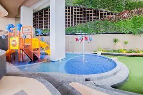Restful And Cozy Studio At Transpark Bintaro Apartment