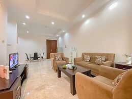 Spacious 2Br With Mall Access At Bellezza Apartment