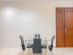 Spacious 2Br With Mall Access At Bellezza Apartment