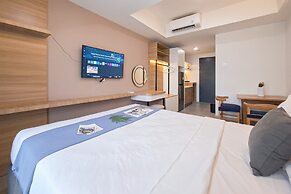 Wooden Tone Studio At At Collins Boulevard Apartment