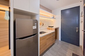 Wooden Tone Studio At At Collins Boulevard Apartment