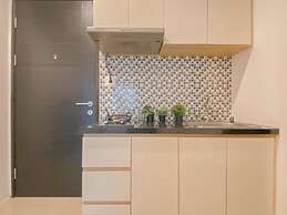 Comfortable 1Br At Belmont Residence Puri Apartment
