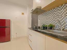 Comfortable 1Br At Belmont Residence Puri Apartment