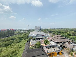 Simple Studio (No Kitchen) At Elvis Tower Apartment