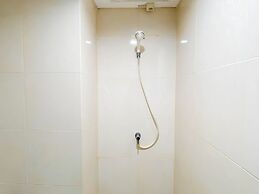 Simple Studio (No Kitchen) At Elvis Tower Apartment