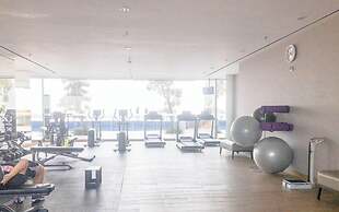 Compact Designed Studio At Anderson Supermall Mansion Apartment