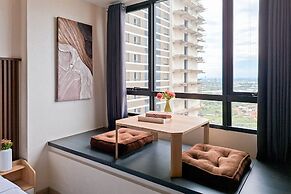 Modern Look Studio At Apartment Collins Boulevard