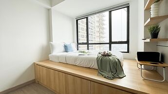 Restful And Modern Studio At Collins Boulevard Apartment