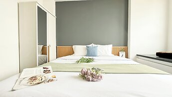 Modern Look Studio Room At Collins Boulevard Apartment