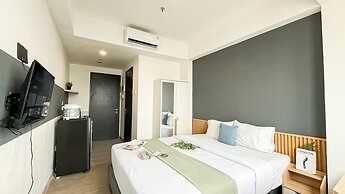 Modern Look Studio Room At Collins Boulevard Apartment