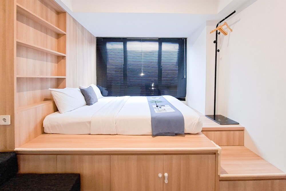 Modern And Bright Studio Apartment Collins Boulevard