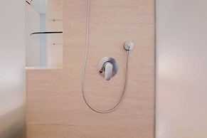 Warm Studio Apartment At Art Deco