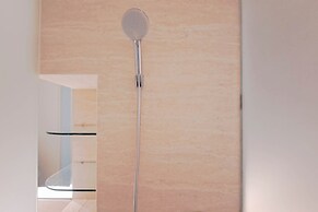 Warm Studio Apartment At Art Deco