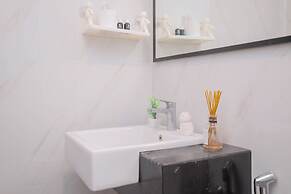 Modern Studio At Ciputra World 2 Apartment