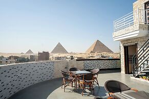 Pyraking Pyramids View Inn