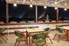 Pyraking Pyramids View Inn