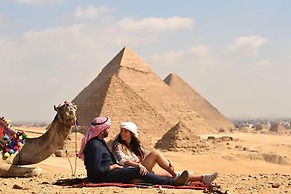 Pyraking Pyramids View Inn