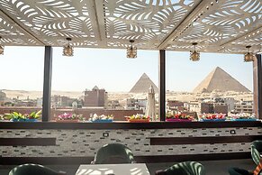 Pyraking Pyramids View Inn