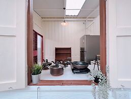 White & Green Boutique Homestay