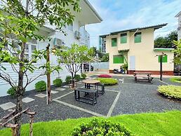 White & Green Boutique Homestay