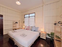 White & Green Boutique Homestay