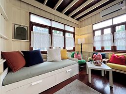 White & Green Boutique Homestay