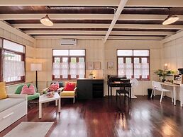 White & Green Boutique Homestay