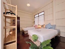 White & Green Boutique Homestay