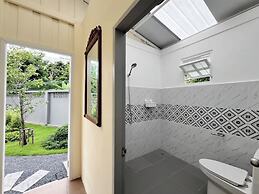White & Green Boutique Homestay