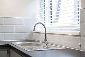 Comfortable 4-bed Home With Free Parking Wales