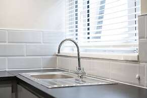 Comfortable 4-bed Home With Free Parking Wales