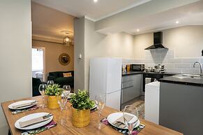 Comfortable 4-bed Home With Free Parking Wales