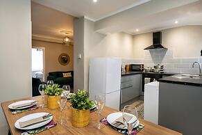 Comfortable 4-bed Home With Free Parking Wales