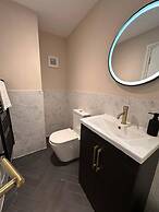 Brighton City View 3-bed Retreat