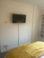 Spacious 2BR House With Sofa Bed & Parkin
