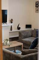 Comfortable 4-bed Home With Free Parking