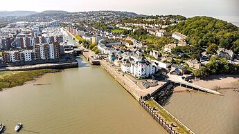 Seaview 2-bed With Private Parking, Portishead