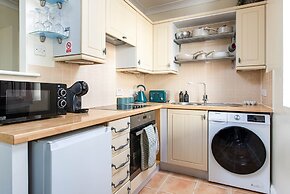 Seaview 2-bed With Private Parking, Portishead
