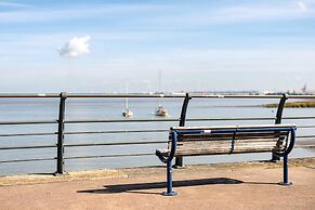 Seaview 2-bed With Private Parking, Portishead