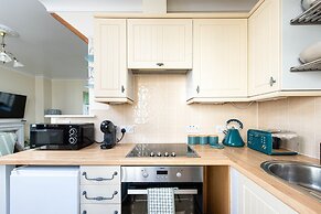Seaview 2-bed With Private Parking, Portishead