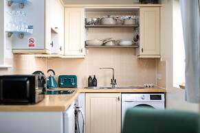 Seaview 2-bed With Private Parking, Portishead
