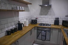 Spacious & Comfortable 2-bedroom Home