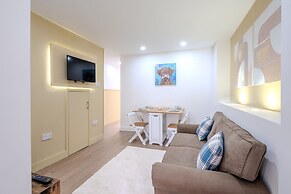 Modern Comforts 4 Bedroom Home for Work & Play
