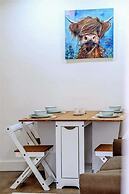 Modern Comforts 4 Bedroom Home for Work & Play