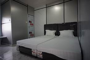 OYO 94903 Akasia Guesthouse